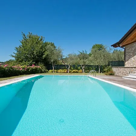 Marina Moniga del Garda